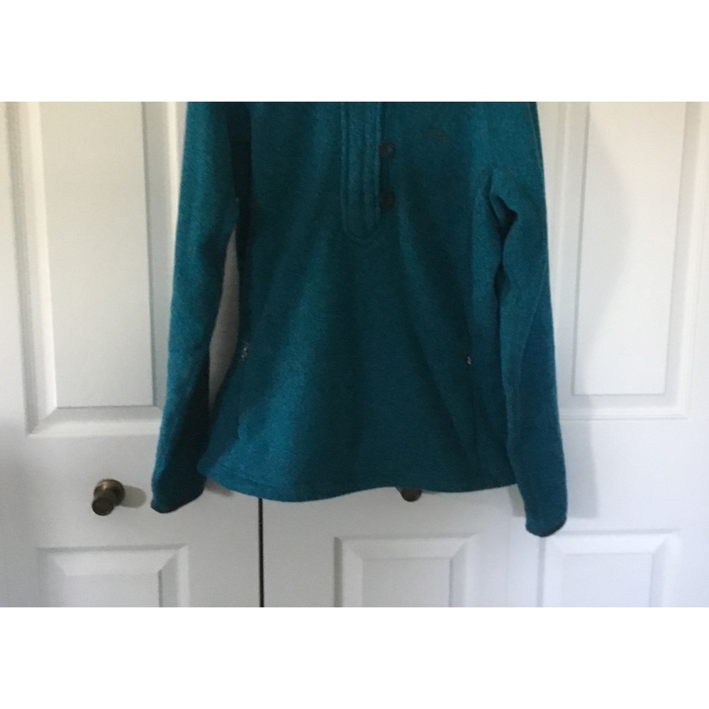 North Face sweater with hood